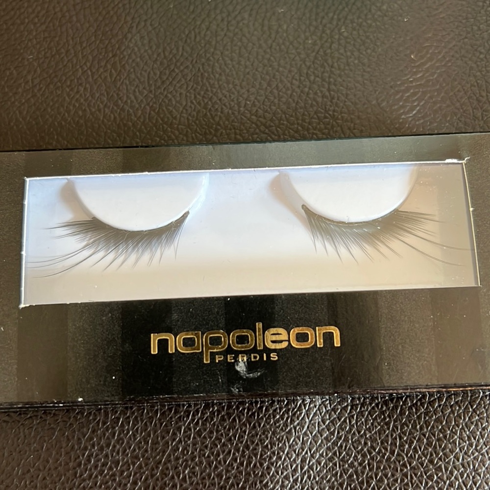 Napoleon Perdis Red Carpet lashes in a flash faux eyelashes